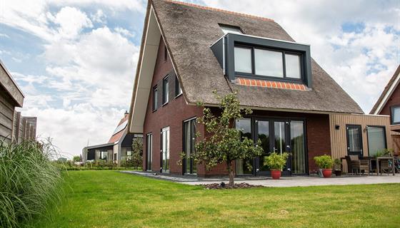 Nieuwbouw rietgedekte woningen | B.V. Bouw- en Aannemingsbedrijf G. de Haan & Zn.