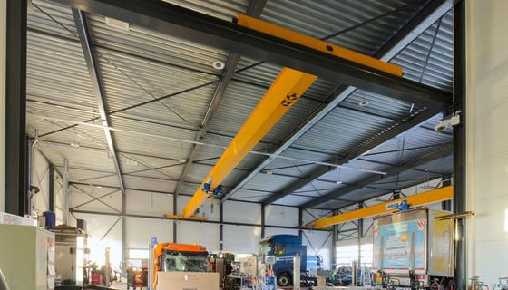 Bedrijfspand Boonstra Schadevoertuigen | B.V. Bouw- en Aannemingsbedrijf G. de Haan & Zn.